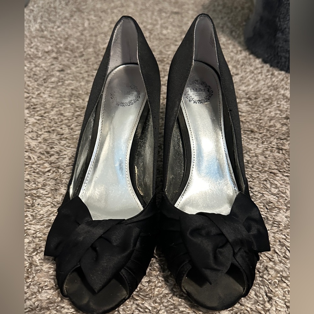 Open-toe, 2.5-inch high heels